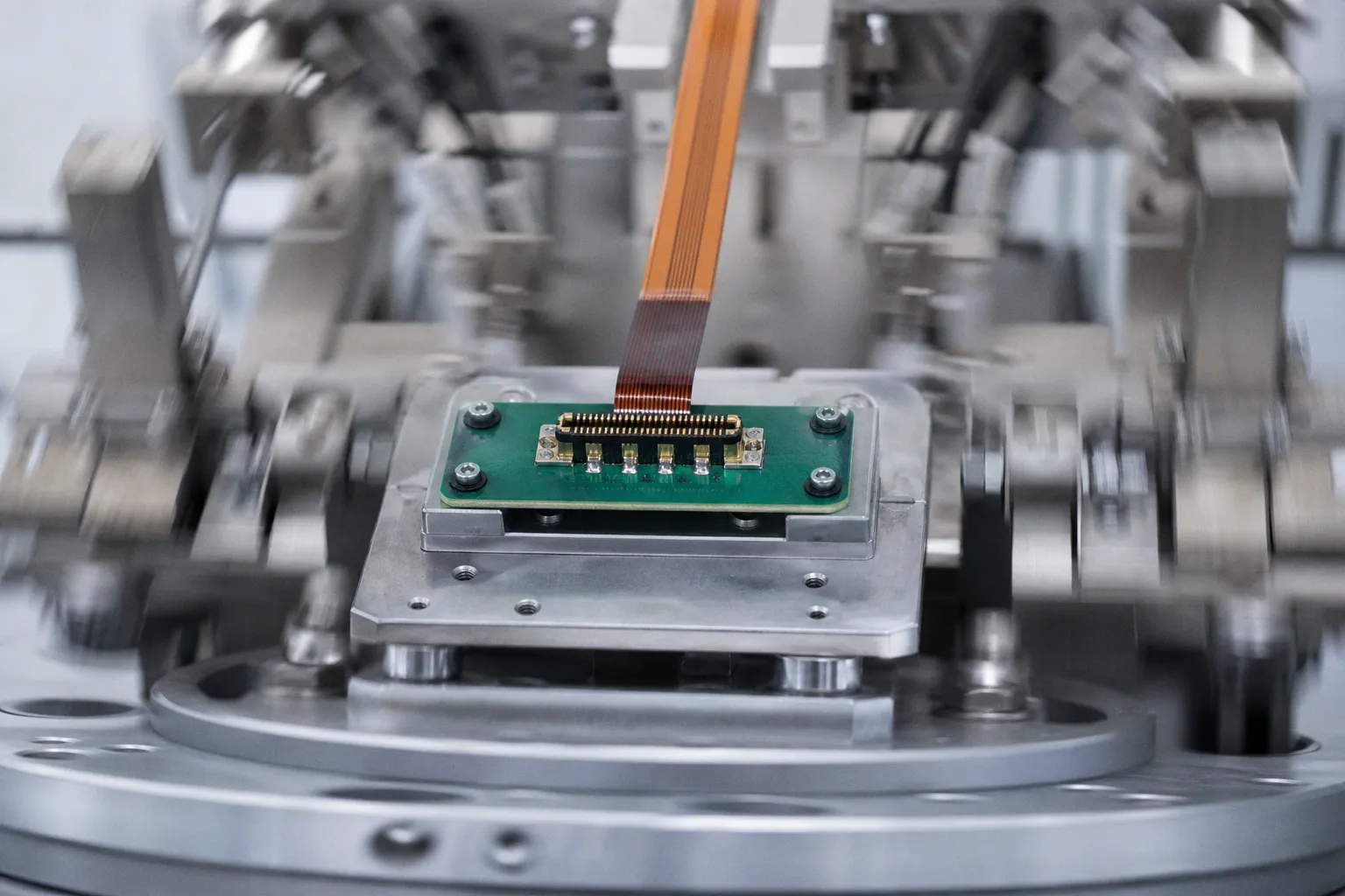 Leiterplatte-Stecker im Test: Was die Vibrationsprüfung zeigt