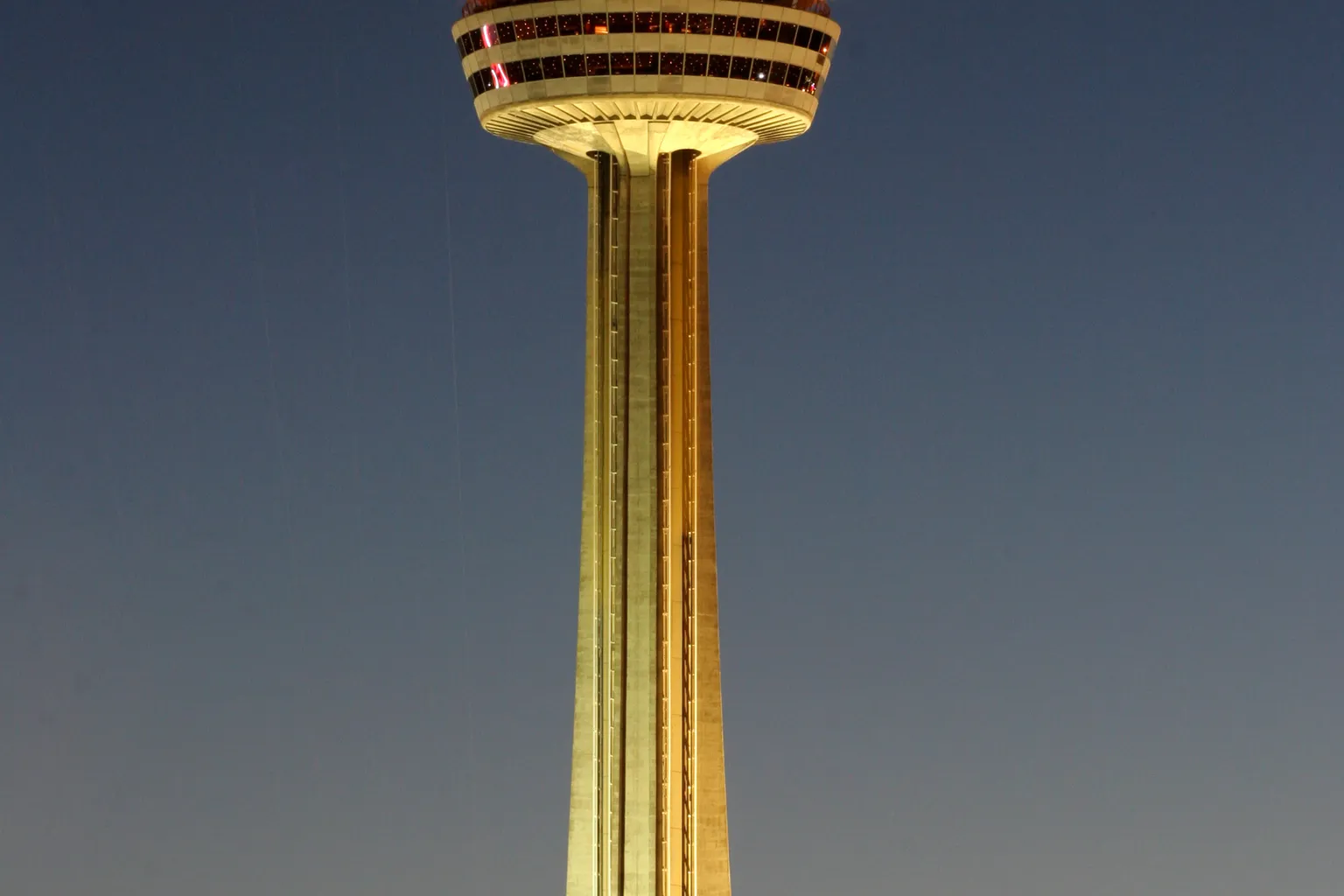 Skylon Tower Eintritt: Lohnt sich das Ticket wirklich?