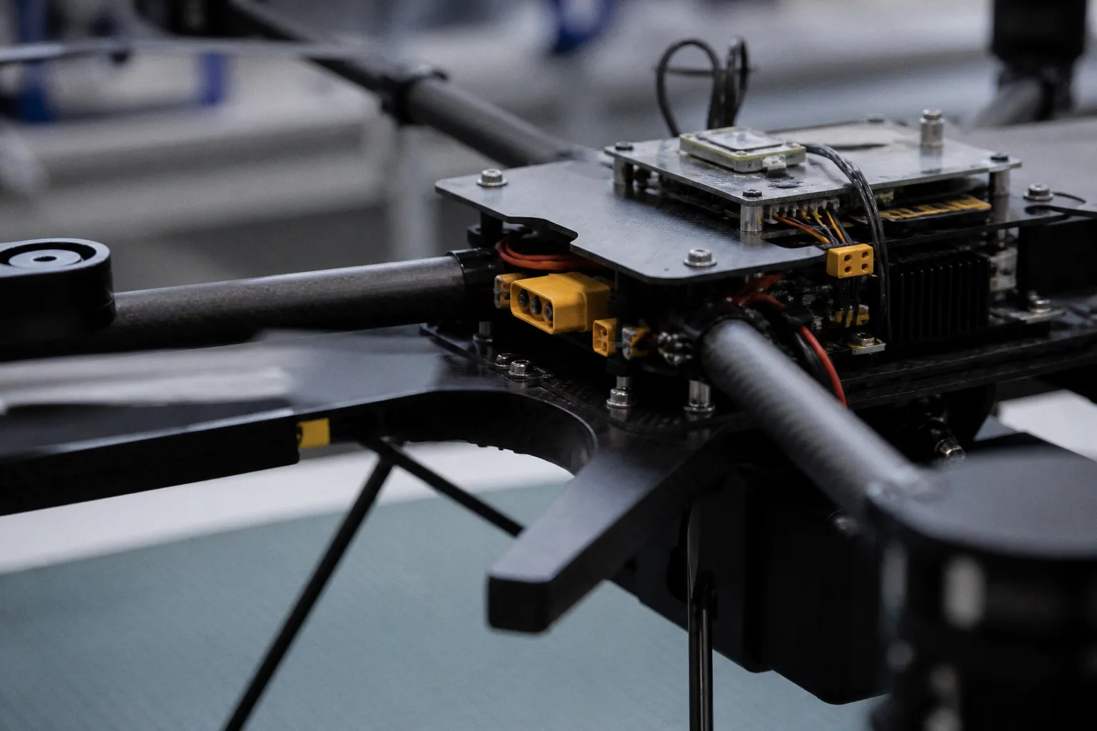 Steckverbinder für Drohnen und IPC-Zertifizierung bei Radbon Electronics
