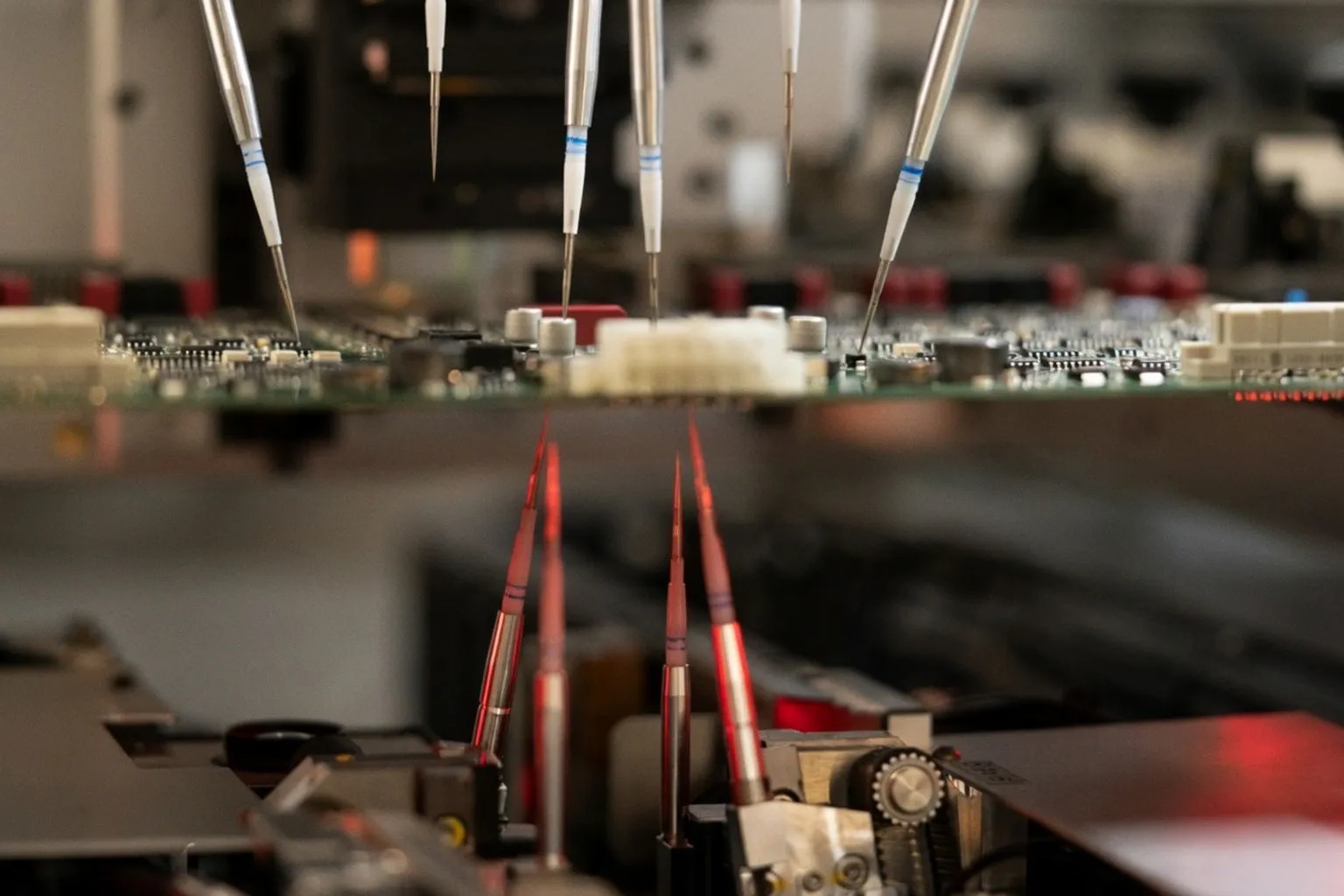 Systech präsentiert doppelseitigen Flying Probe Tester auf der EFX